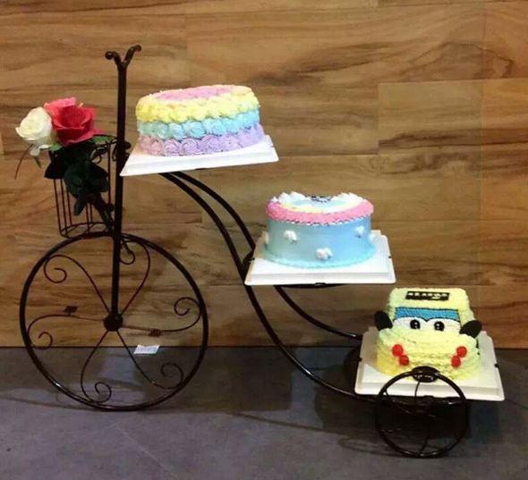 Metal Wedding Dessert Bicycle Cake Display Stand For Party Decoration