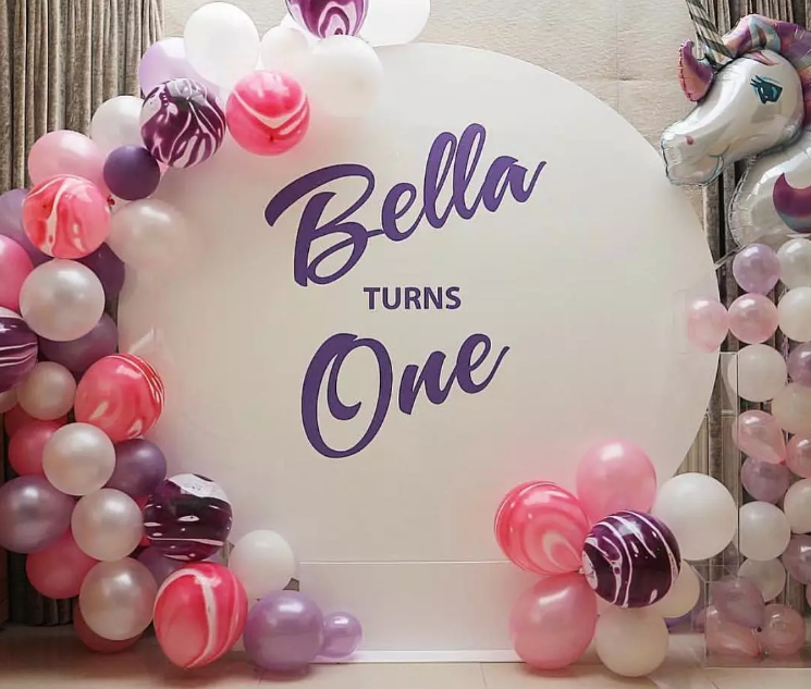 Round Acrylic Backdrop White Acrylic Wedding Board For Events Decoration With Party Balloon