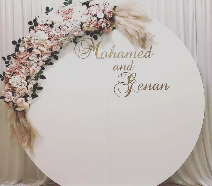 Round Acrylic Backdrop White Acrylic Wedding Board For Events Decoration With Party Balloon