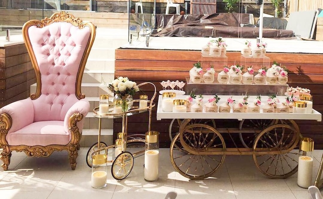 Hot Sale Modern Style Desert Cart Wedding Decoration With Metal Flower And Candy Cart