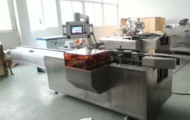 Full automatic cube napkin paper facial tissue carton box packing machine