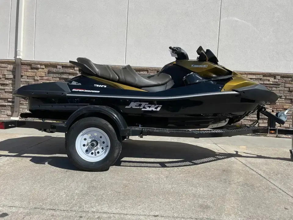 2024 KAWASAKIs JET SKI ULTRA 310LX  + free trailer