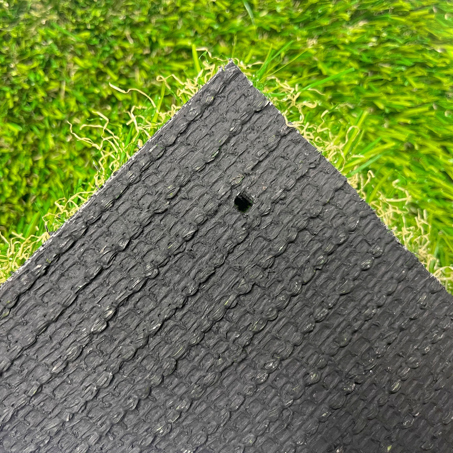 Linwoo Waterproof Natural Landscaping Green Faux Artificial Grass Carpet Tiles Artificial Grass For Garden