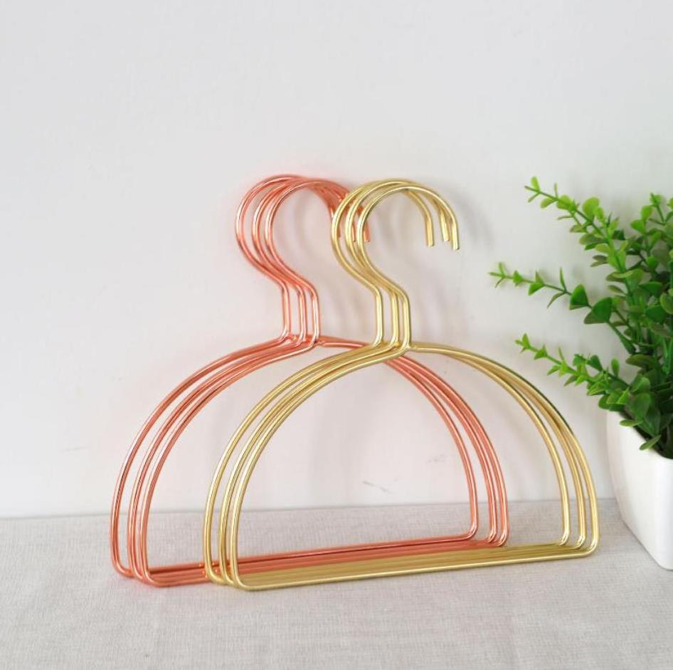 Wholesale Metal Scarf Display Ring Clothes Coat Hanger Nordic Home Hangers Outdoor Round Swivel Scarf Rack Display