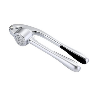 Professional Kitchen Gadgets Zinc Alloy Handheld Garlic Squeezer Peeler Stainless Steel Manual Garlic Press Crusher Custom