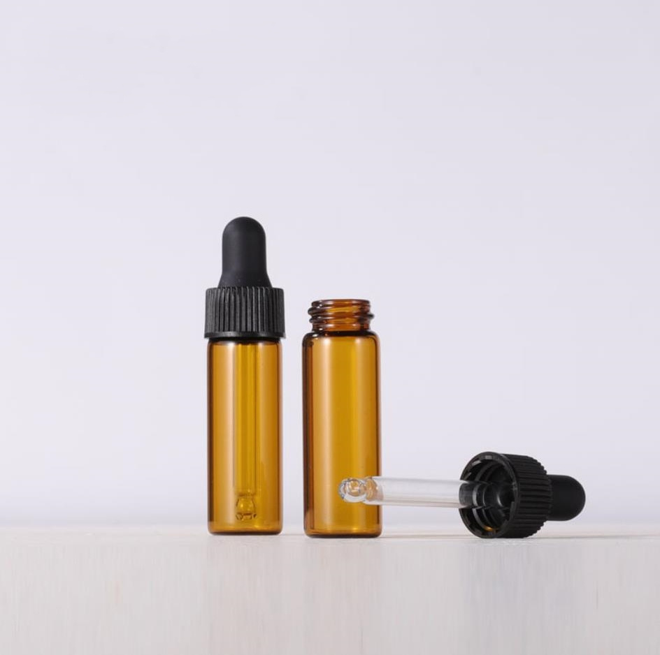 Wholesale 4ml Empty Amber Mini Glass Sample Tester Vials Essential Oil Matte Black Lids Dropper Bottles cosmetic packaging