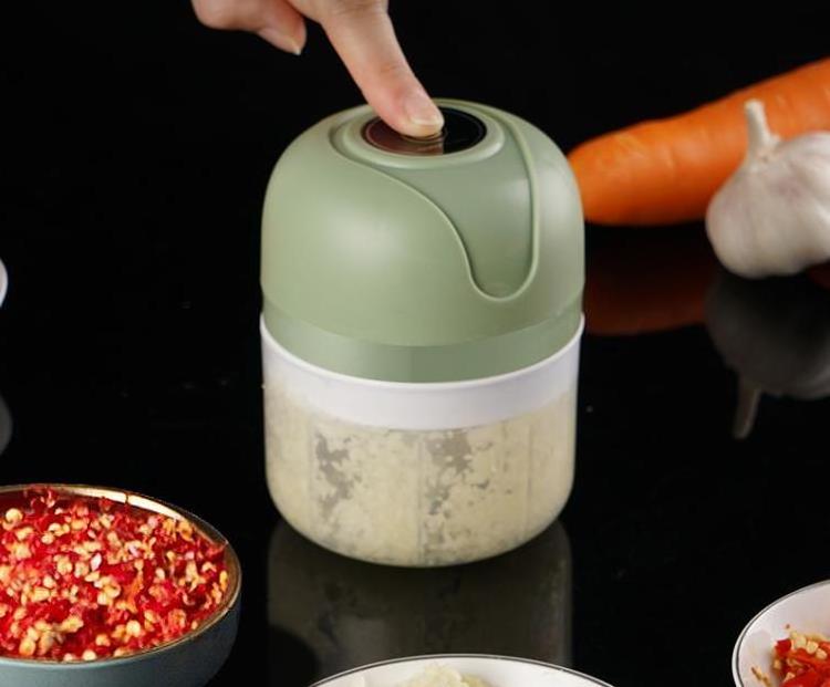 Kitchen Tool Mini Electric Garlic Chopper USB Charging Ginger Masher Machine Chili Vegetable Meat Crusher