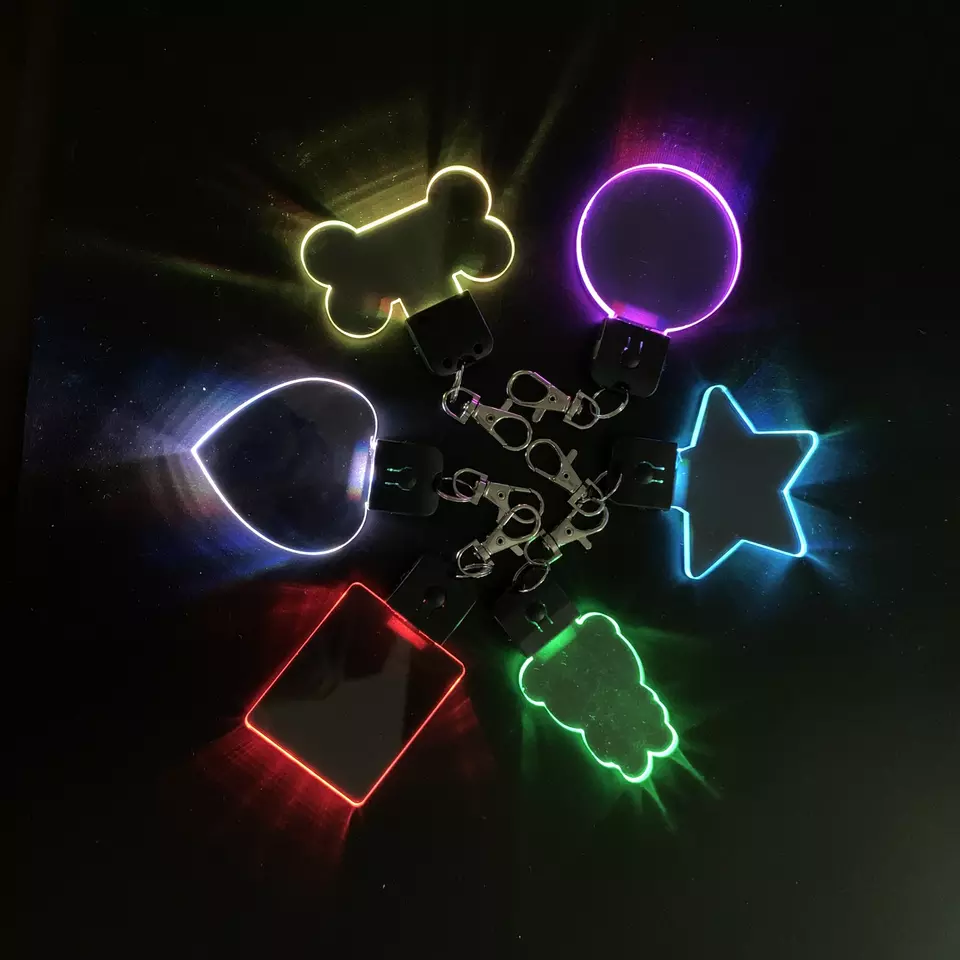 3D hologram led light rechargeable keychain 7 color custom 3d laser engraving led Dancing Girl crystal keychain