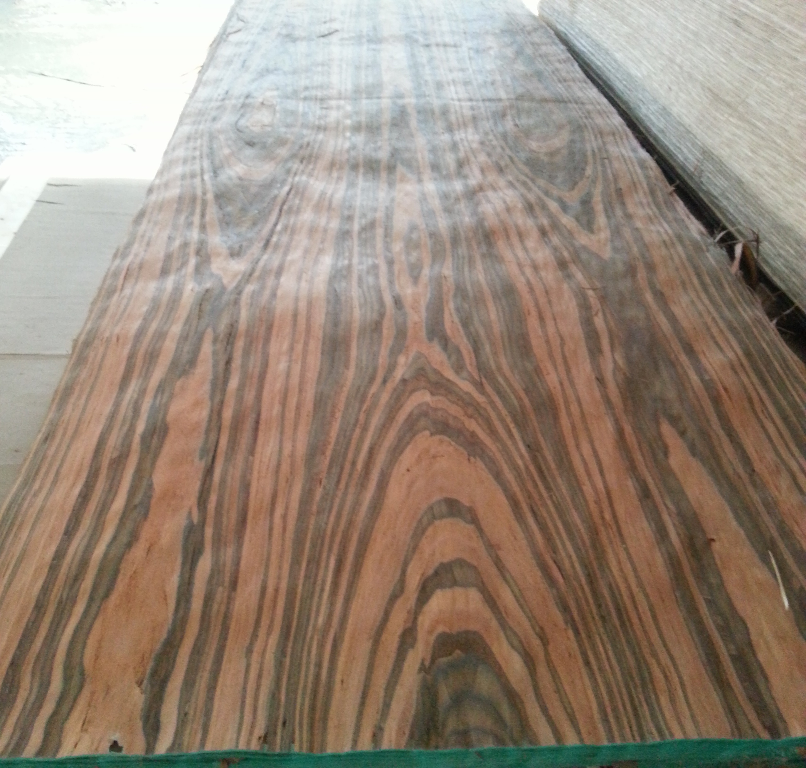 Recon crown cut teak veneer for plywood and mdf face