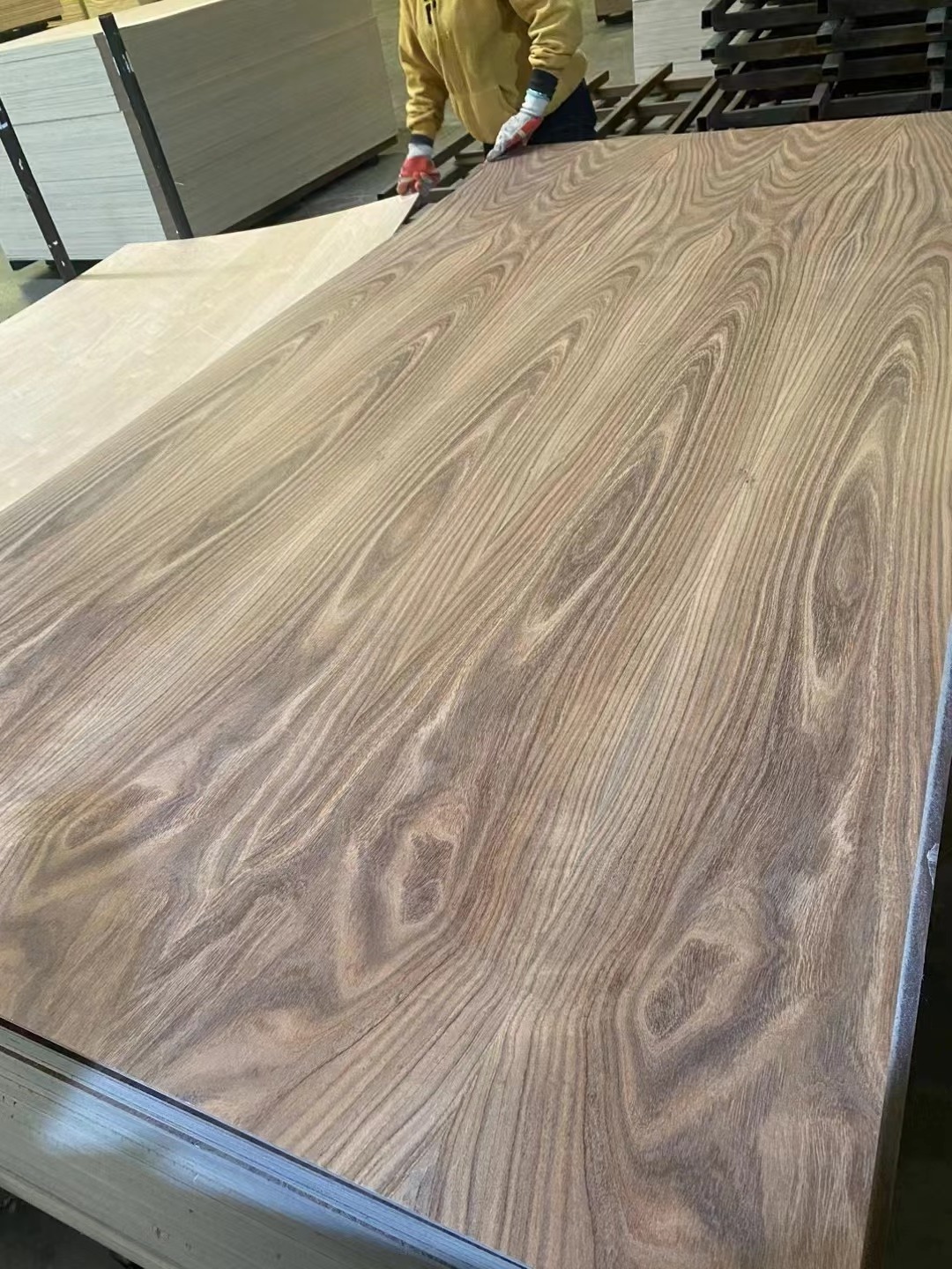 Wholesale 0.45mm Natural Walnut Burl Sheet Veneer Wood Walnut Burl Veneers Plywood Veneer Flooring