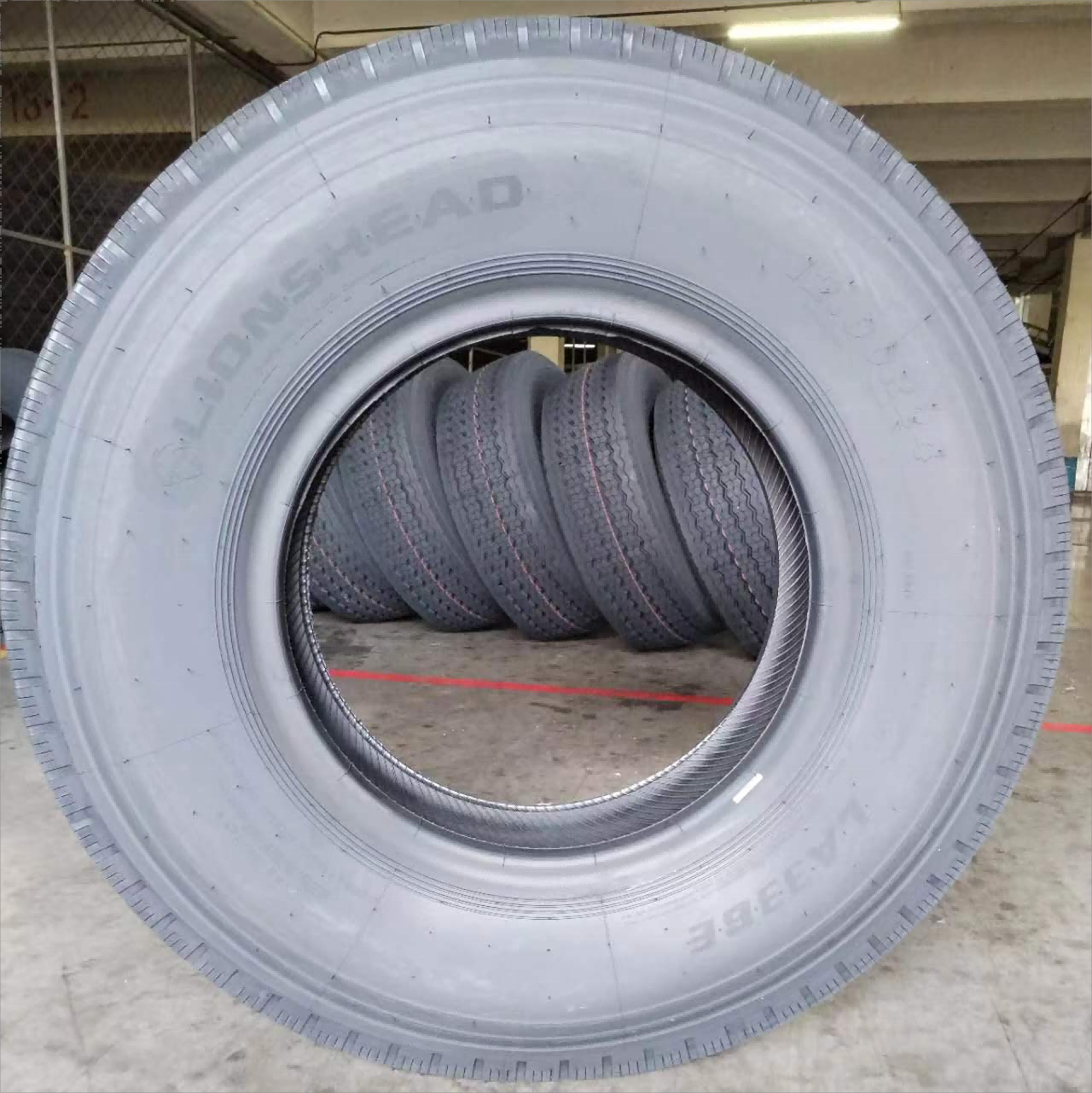 Lionshead truck tyre 12.00r24 20pr high quality heavy duty truck tires with GCC certification