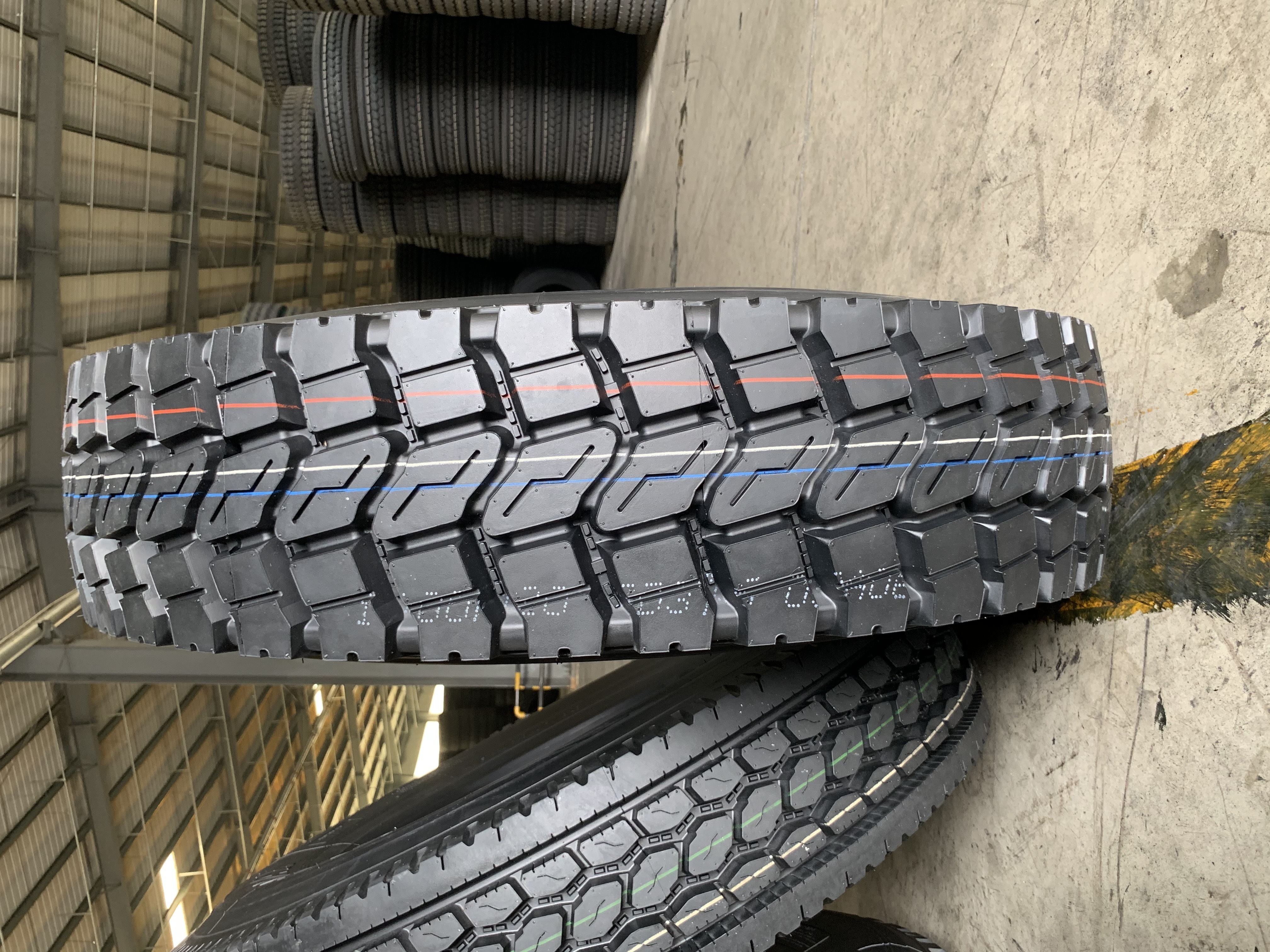 Lionshead brand truck tire 14.00R20 cheap price Desert areas 1400R20 OTR tyre