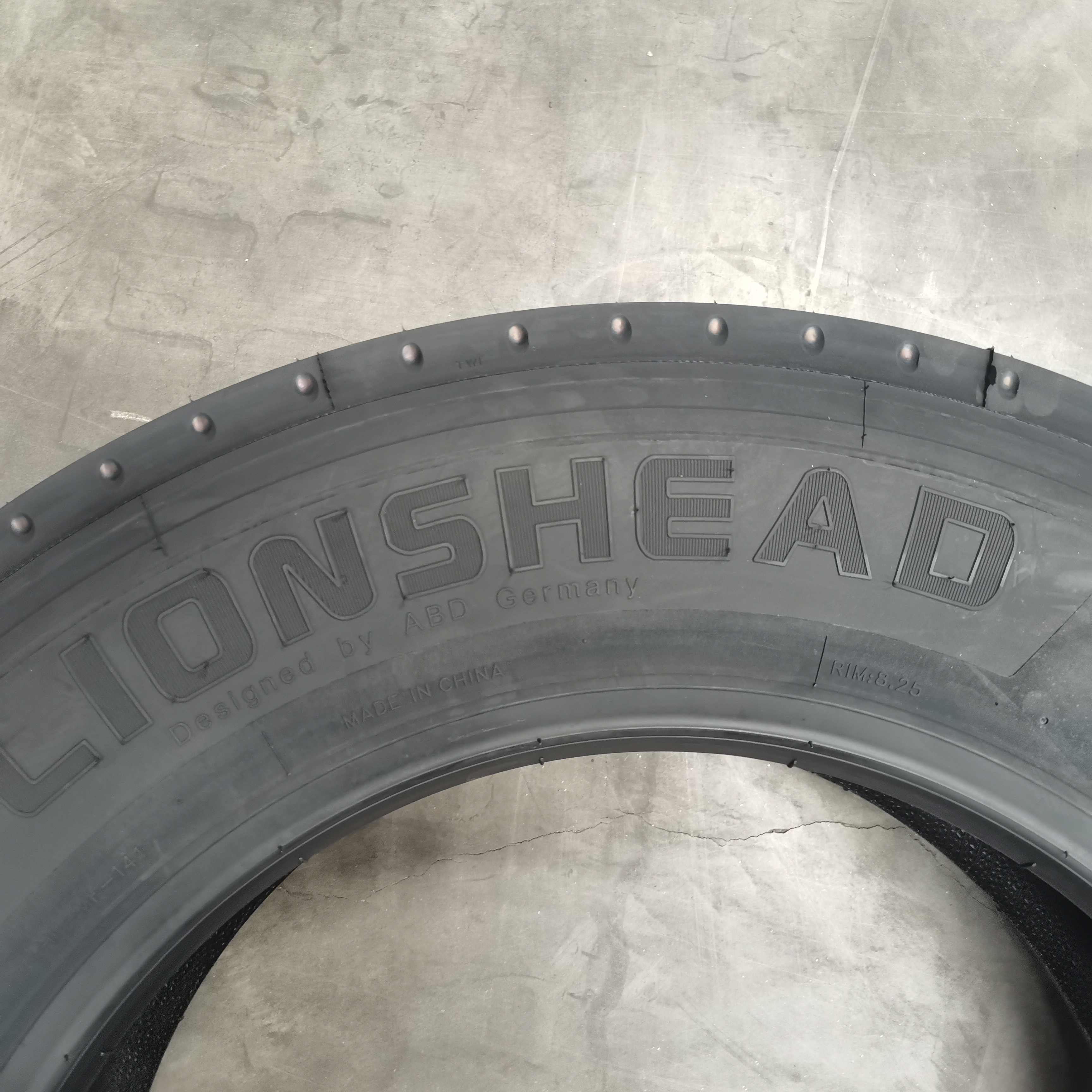 Lionshead  295/60R22.5 Chinese high quality trailer tyre direct price 22.5 truck tire