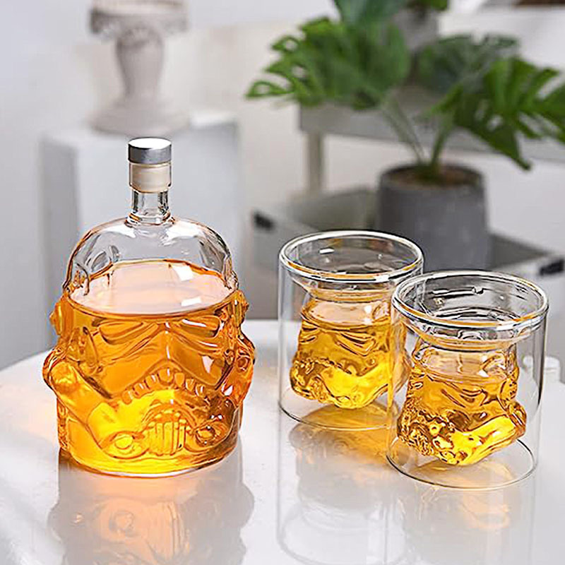 Custom Logo Scotch crystal Whiskey Decanter Bottle Skull Head Glassware Liquor Whisky Decanter with Sealed Geometric Stopper