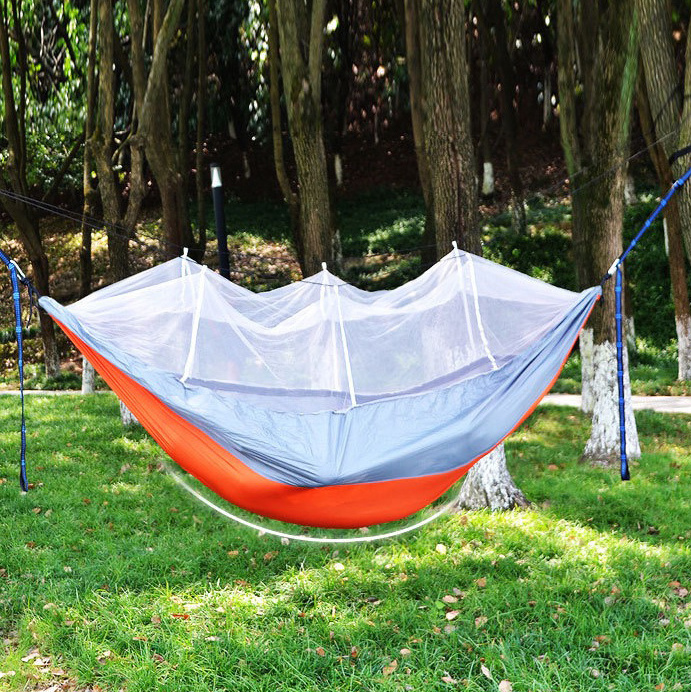 High quality Swing Hanging Hammock Outdoors Garden Macrame Mesh Camping Hammock With Mosquito Net And Rainfly