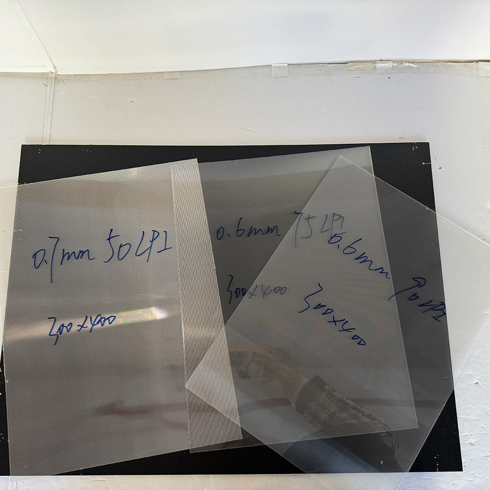 Top Selling PET Material 50LPI 75 LPI 100LPI 3d Flip Lenticular Lens Sheet With Clear Adhesive On Back Lenticular Sheet