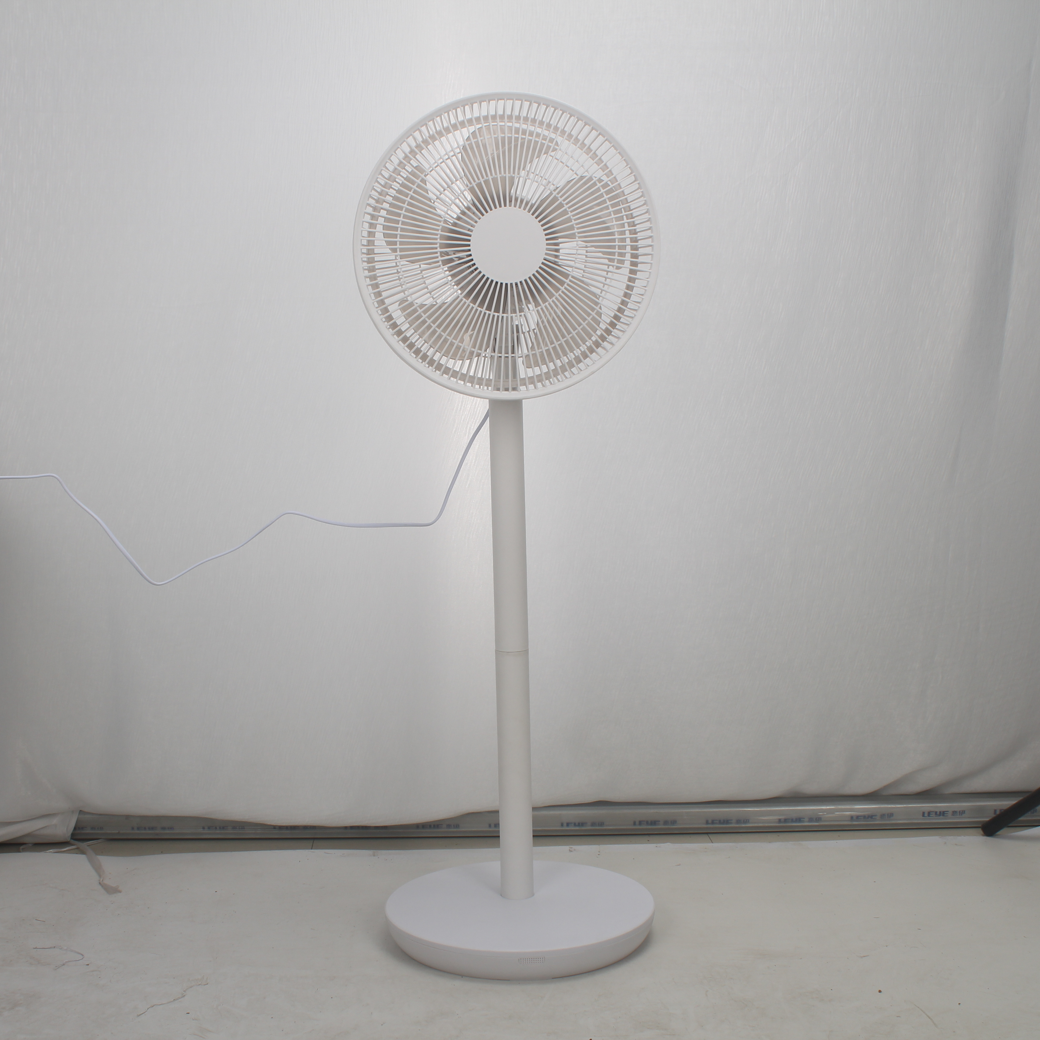 12 inch Solar Fan Rechargeable  stand fan with Adapter and Battery Pedestal High Quality Fan