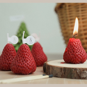 Wholesale Scented Candle Soy Wax Lovely Strawberry Candle For Christmas Home Party Decoration