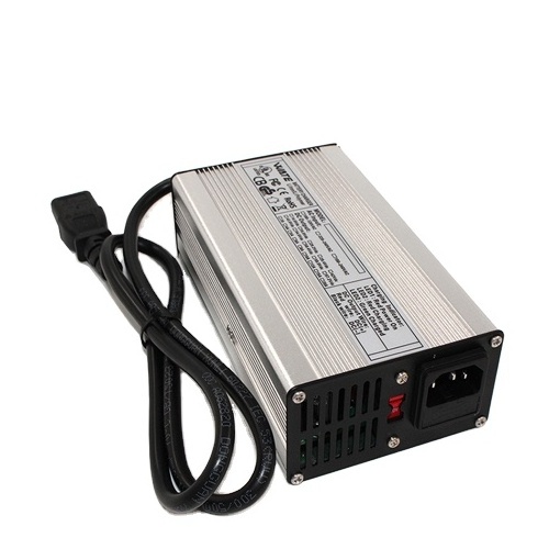 Customized CE solar panel controller 12v 24v 48v 3a 4a 30ah 40ah 60ah battery charger