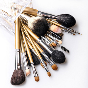 Factory Direct Carrier Designer  With Crystals Huda 20pcs Golden Black Set Makeup Brush Set Private Label