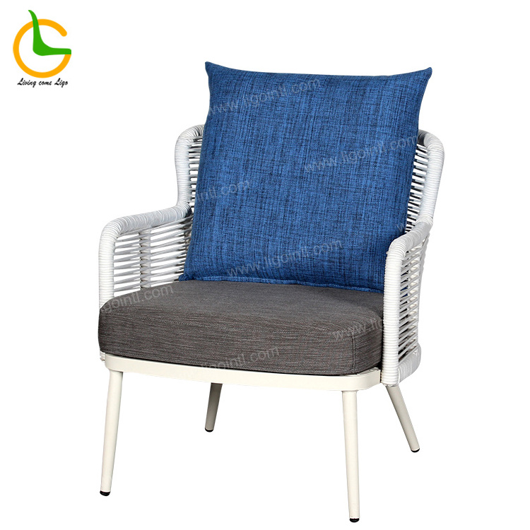 Wholesale Seladiesl Rattan Sofa White Wicker Outdoor Garden Patio Furniture in Blue Cushions Fowomenrtyard Tyard Set Modern