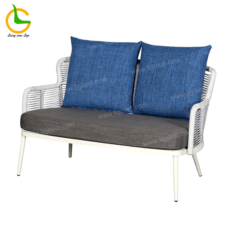 Wholesale Seladiesl Rattan Sofa White Wicker Outdoor Garden Patio Furniture in Blue Cushions Fowomenrtyard Tyard Set Modern