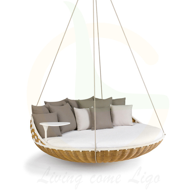 Outdoor furniture Hotel Outdoor Rattan Hanging Bed Patio Swing Chair Wicker Furniture Porch Swing Bed