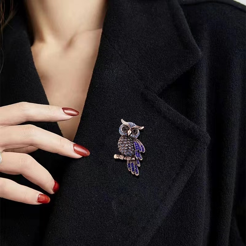 2023 New Pattern charming retro chic owl shape brooch clothing accessories For gift Party Wedding Brooches For Women