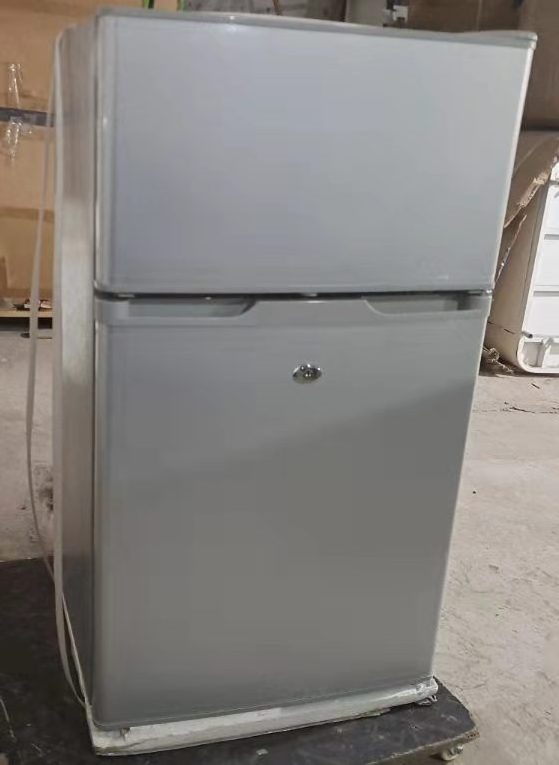 Double door solar power fridge 108L top freezer small refrigerator 12/24v with lock fast cooling