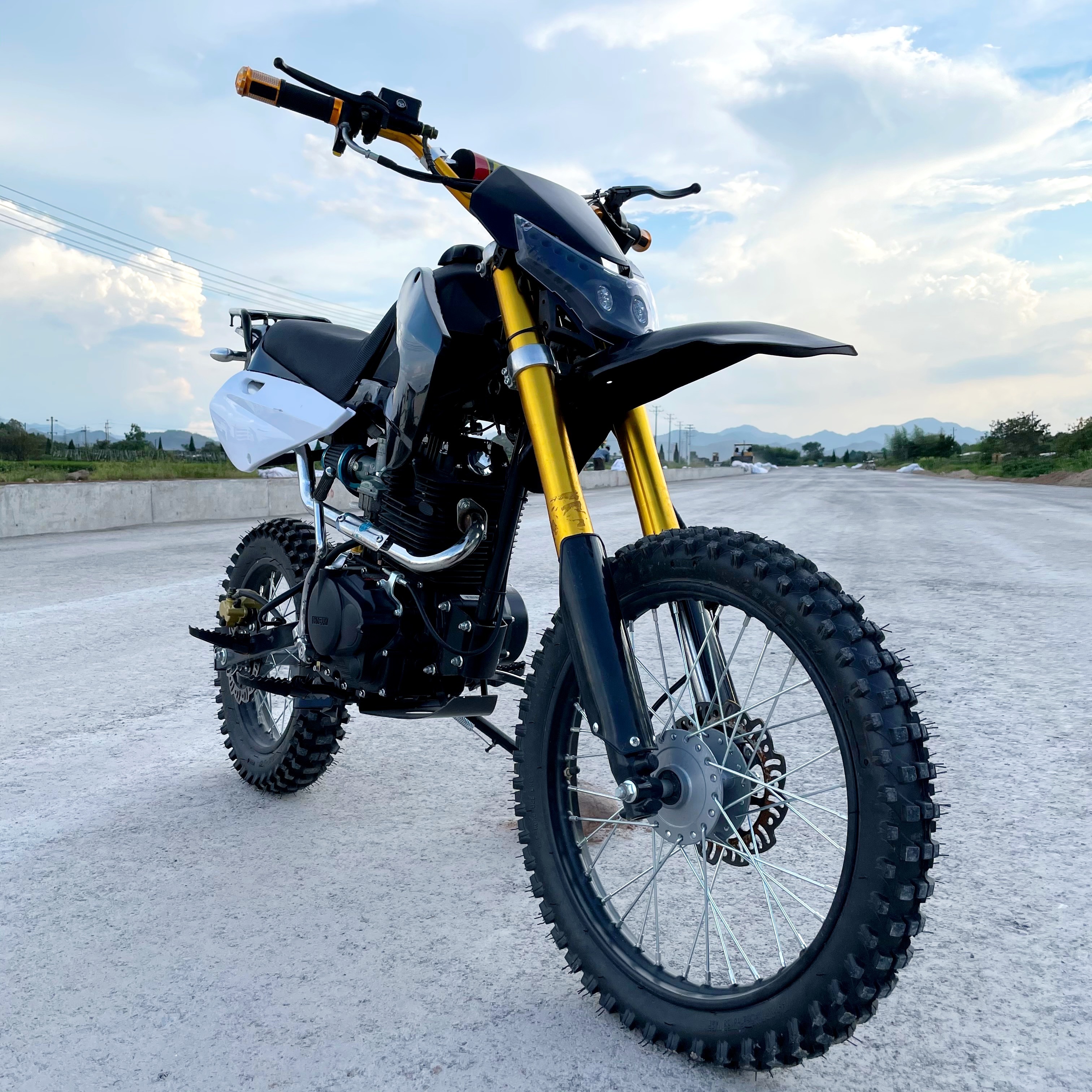 LNA trail agility dirt bike 250 cc