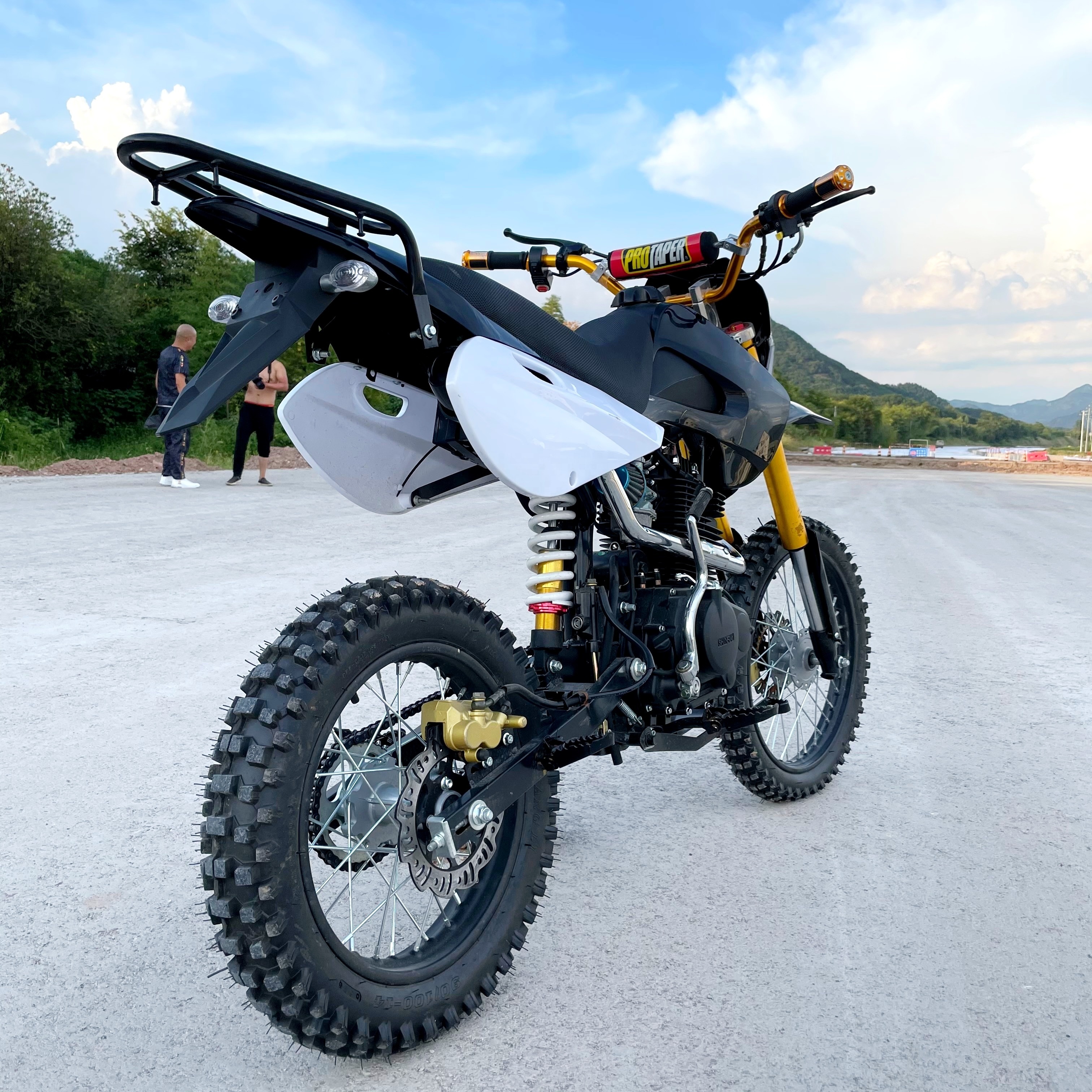 LNA fun for the depths motocross bike 250cc dirt