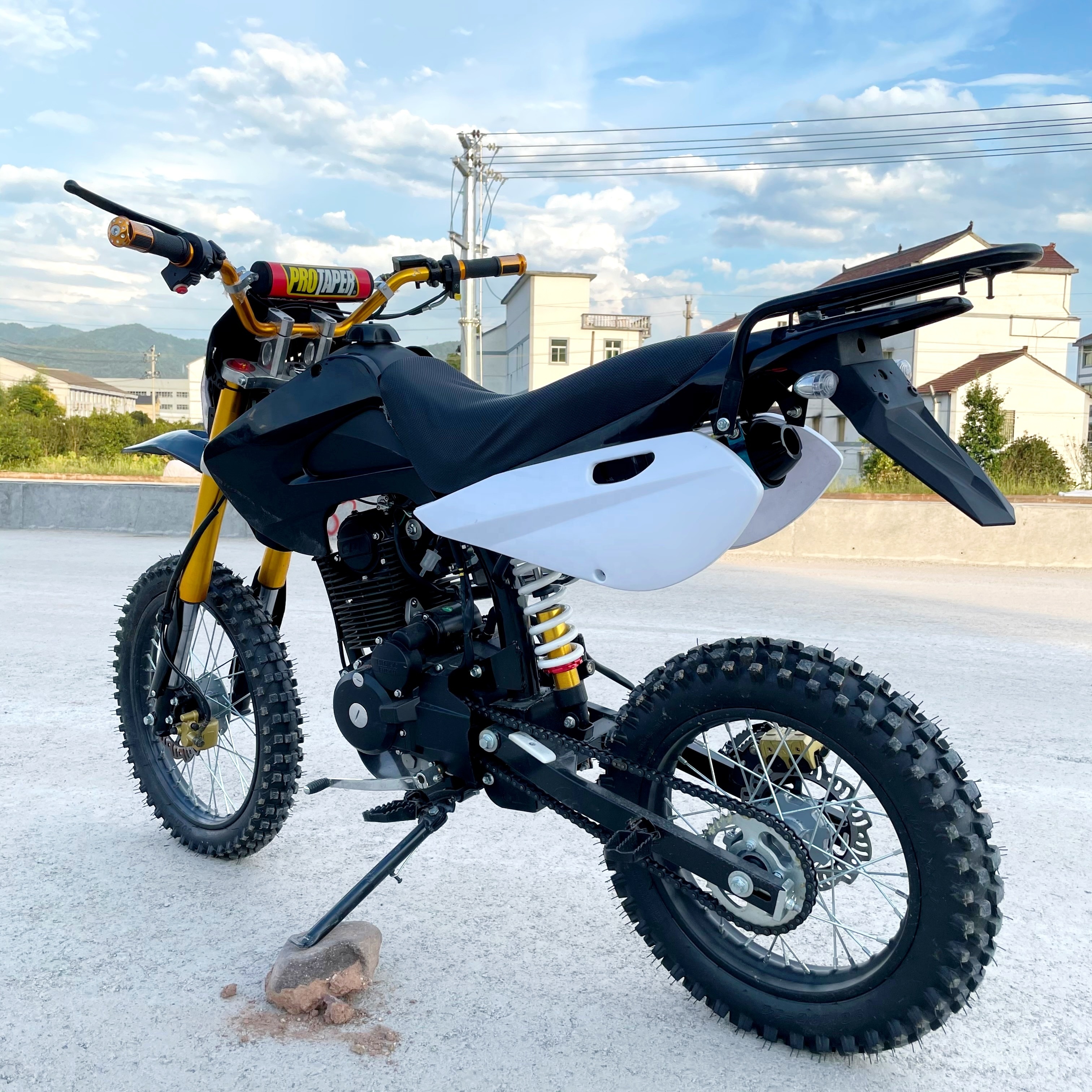 LNA fun for the depths motocross bike 250cc dirt