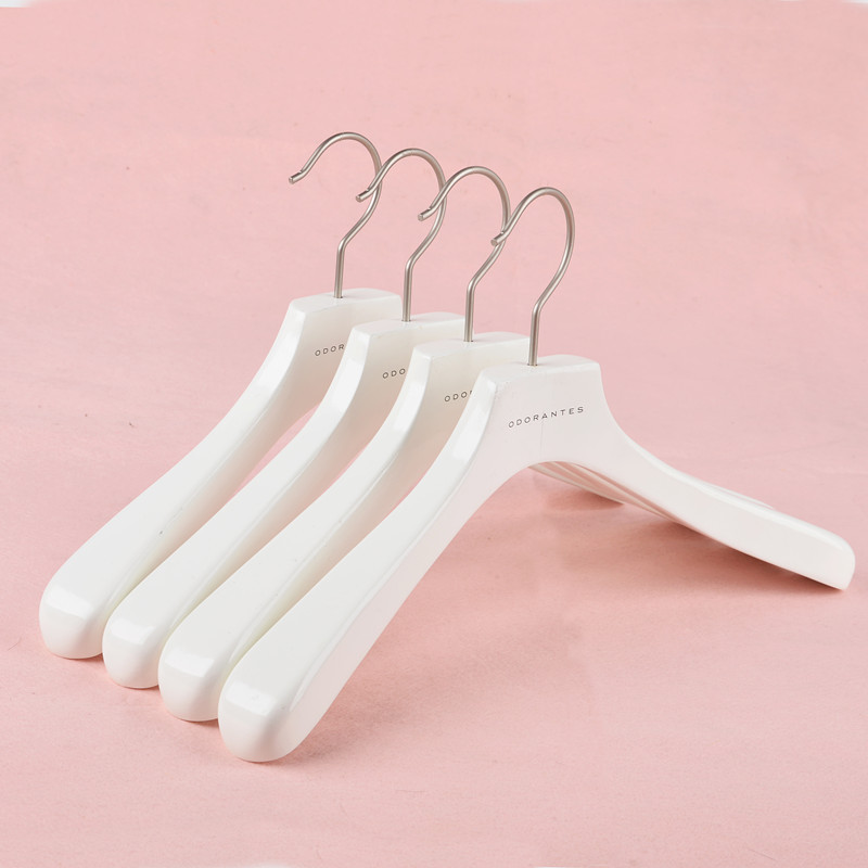 Factory customized Cost effective white color travel bathroom dryer clothes hanger