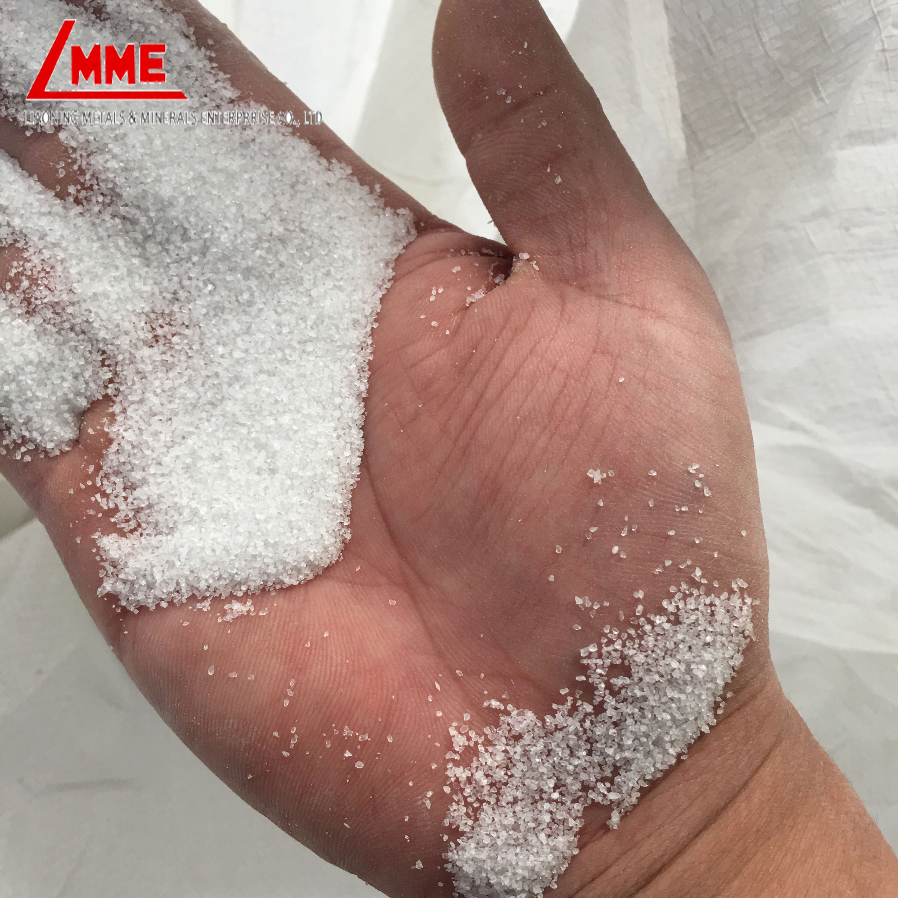 High purity 99.6% white silica sand with low iron for water treatment