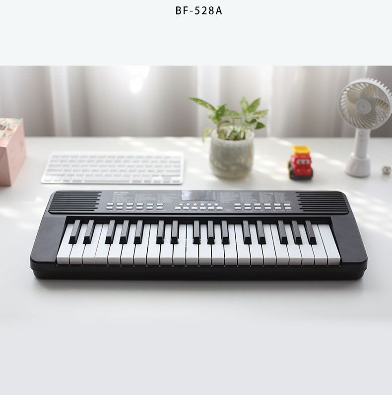 China Hot Sell 37 keys Li-ion Battery  Musical electronic Keyboard