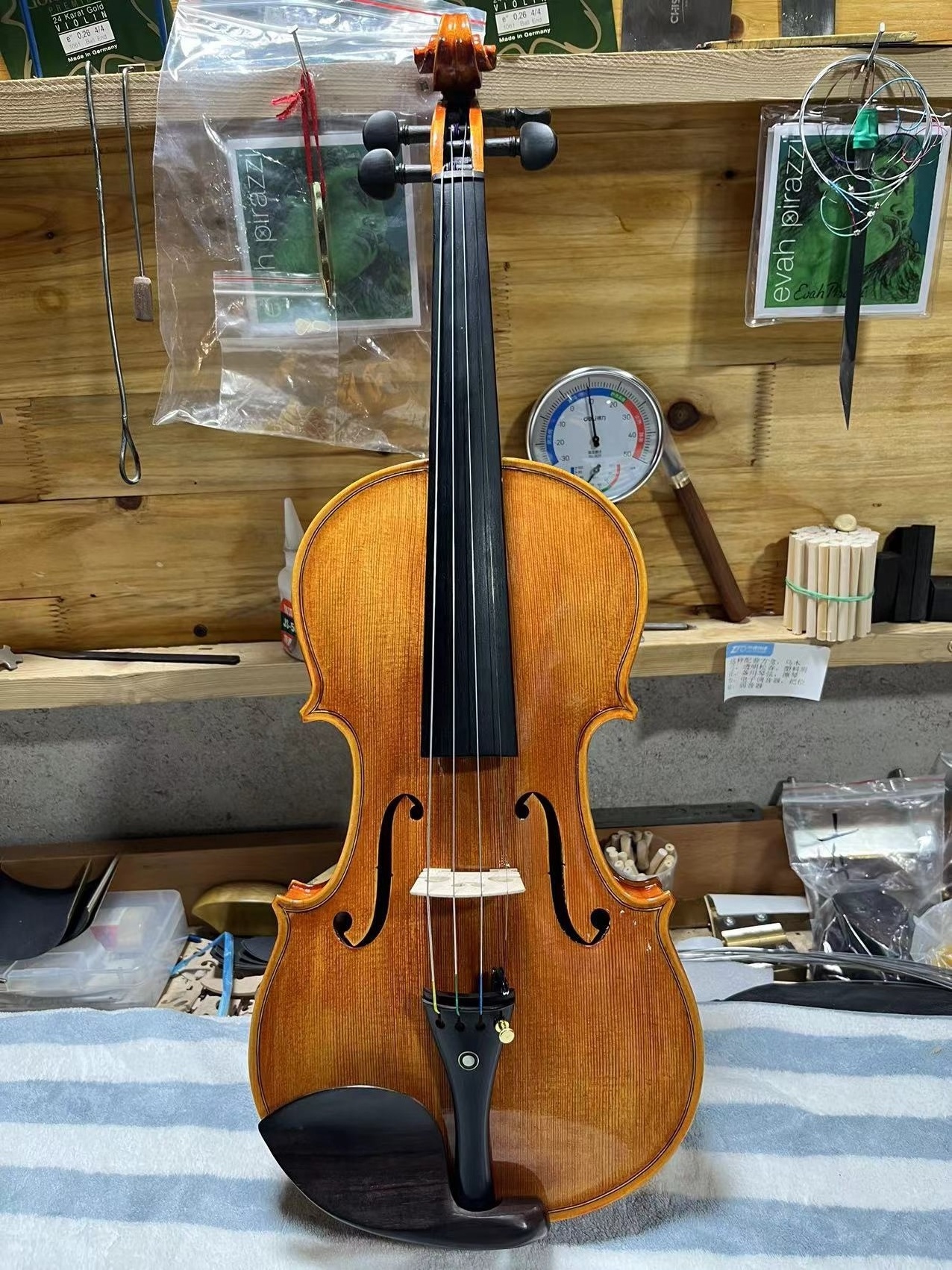 China Hot Sale Size 4/4 Natural Single Board Tiger Grain Solid Wood Violin