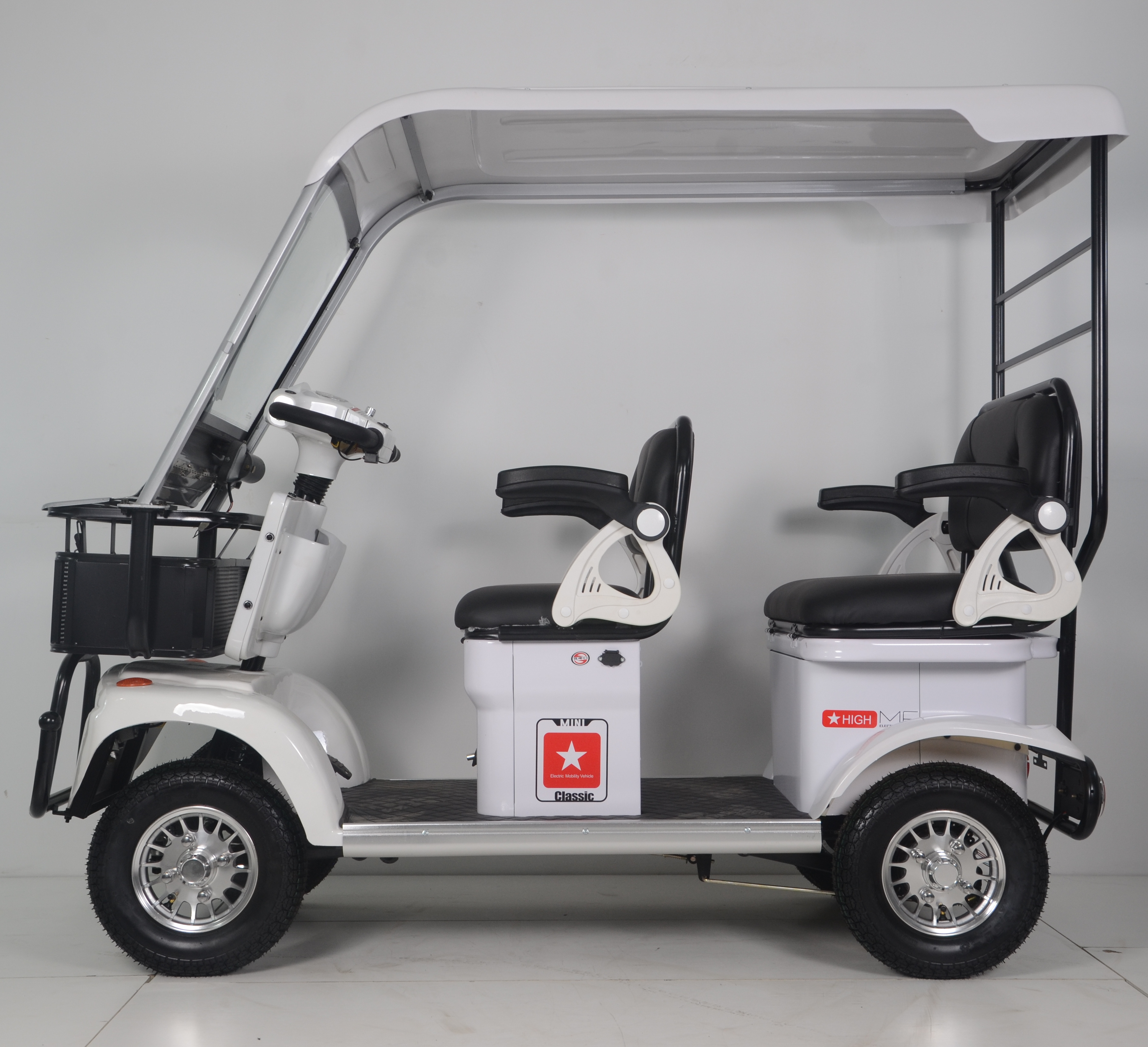 Four Wheeled Electric Vehicle Mobility Scooter Leisure Electric Quadricycle Quad Bike with Roof