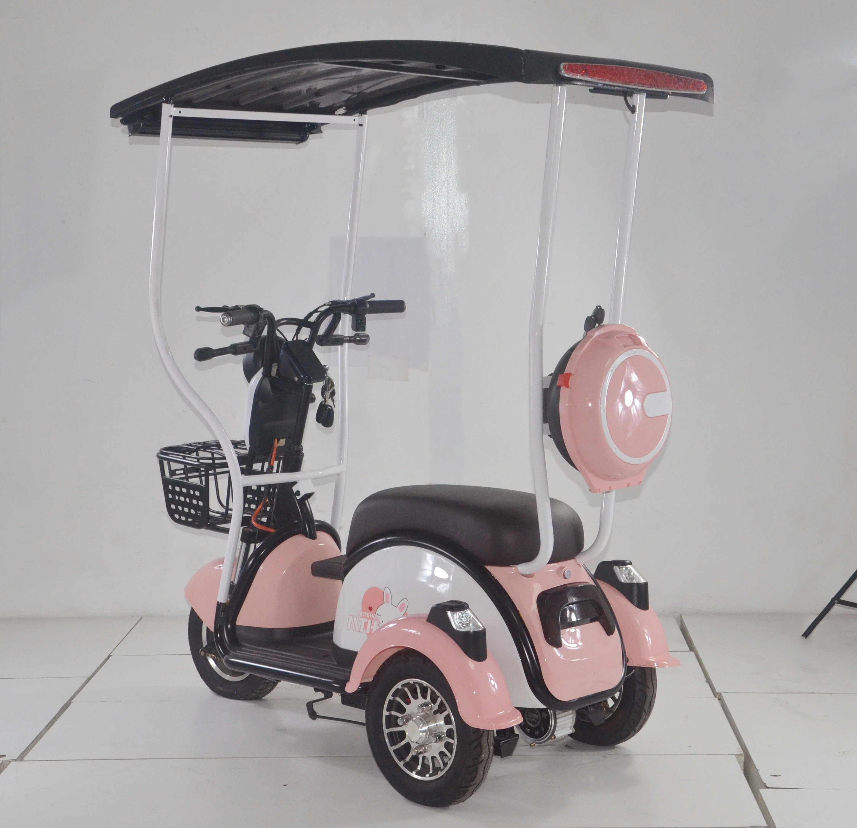 Solar Energy Electric Tricycle for Elderly Solar Electric Trike for Passenger with Solar Panel Roof