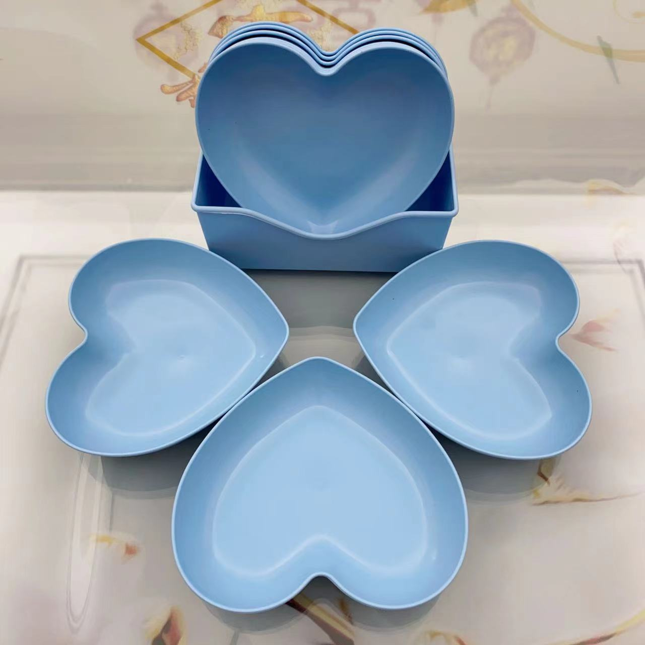 Snack Serving Plate with Base, Creative Heart Shape Bone Dishes Plastic Salad Platters Decorative Food