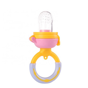 Wholesale Portable Baby Products Cute Newborn Baby Feeding Bottle Set For Fruit Milk