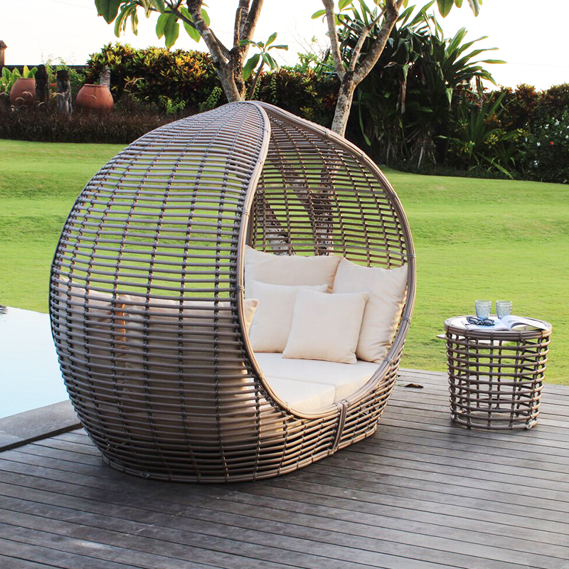 Daybed Patio Rattan Outdoor Furniture Garden Wicker Sun Bed PE Rattan Poolside Daybed Hotel Beach Sofa Bed