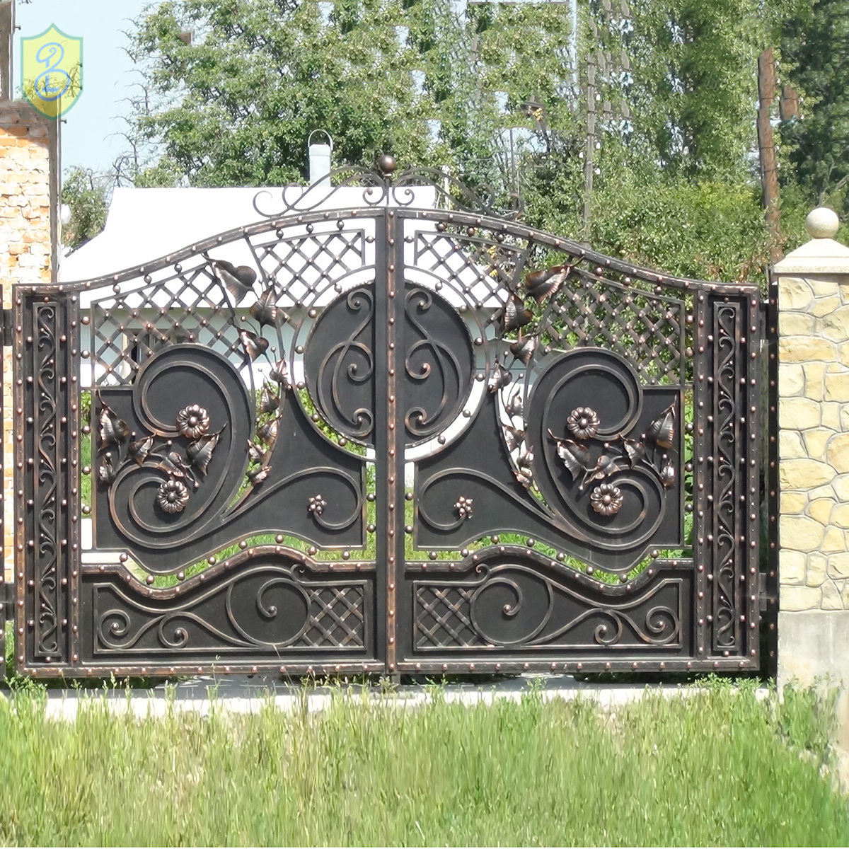 Iron Gate High Quality Electric Villa Double Swing Gate Iron European Castle Iron Gate