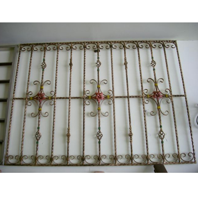 Top-selling modern wrought iron window ornament