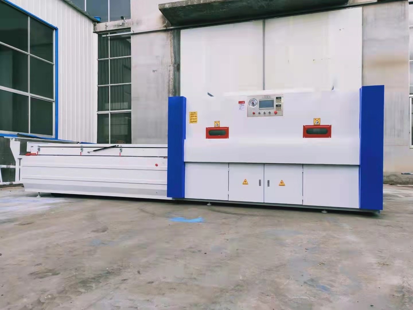 Good price woodworking door vacuum membrane press machine wood MDF laminating film automatic machine with exchange tables