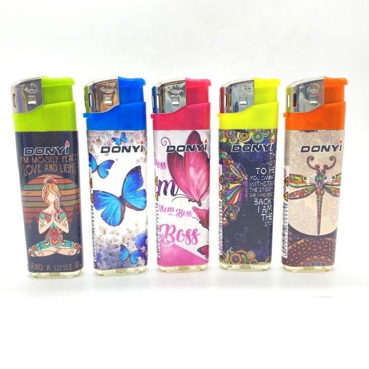 Manufacturer Wholesale Cigarette Lighter akmak Plastic  Lighter CLASSIC Disposable Cigarettes Gas Lighter