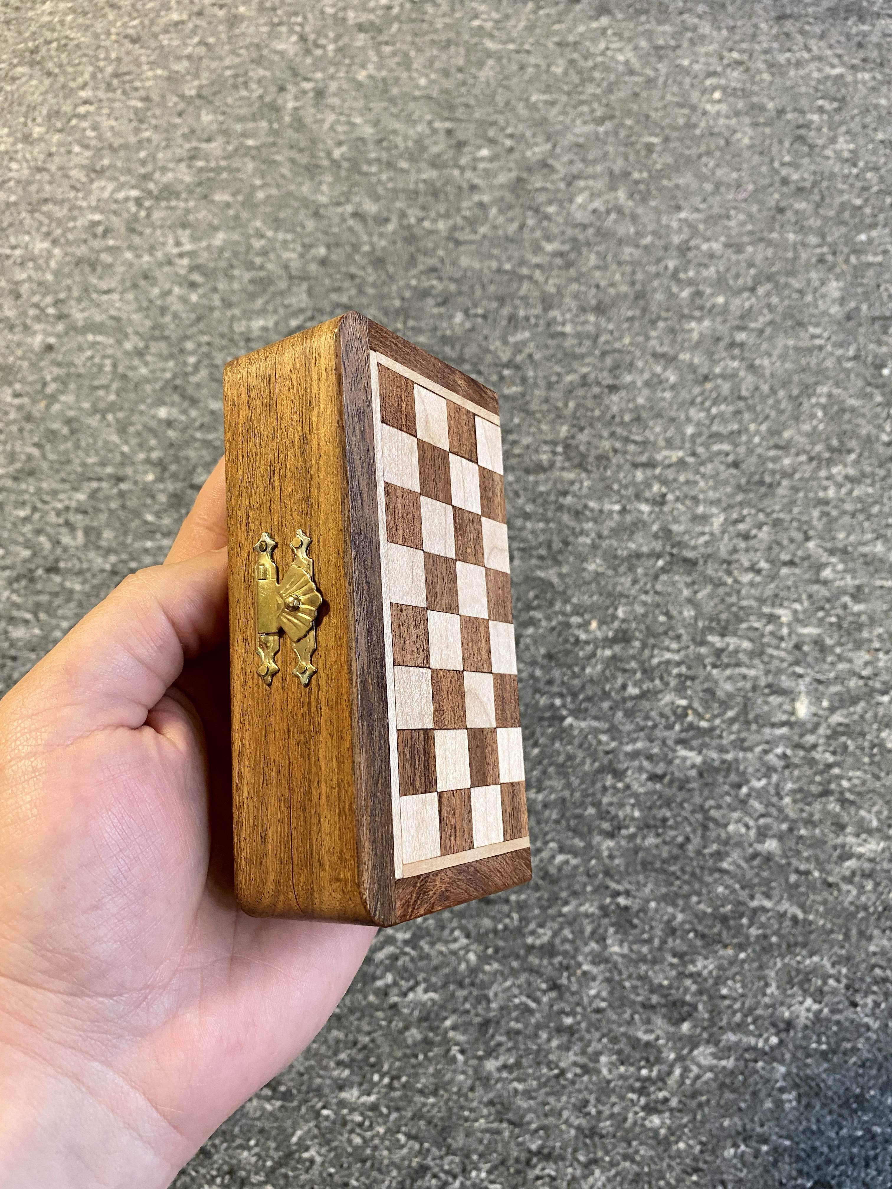 Retro Table toys Wooden magnetic chess Foldable Portable International chess