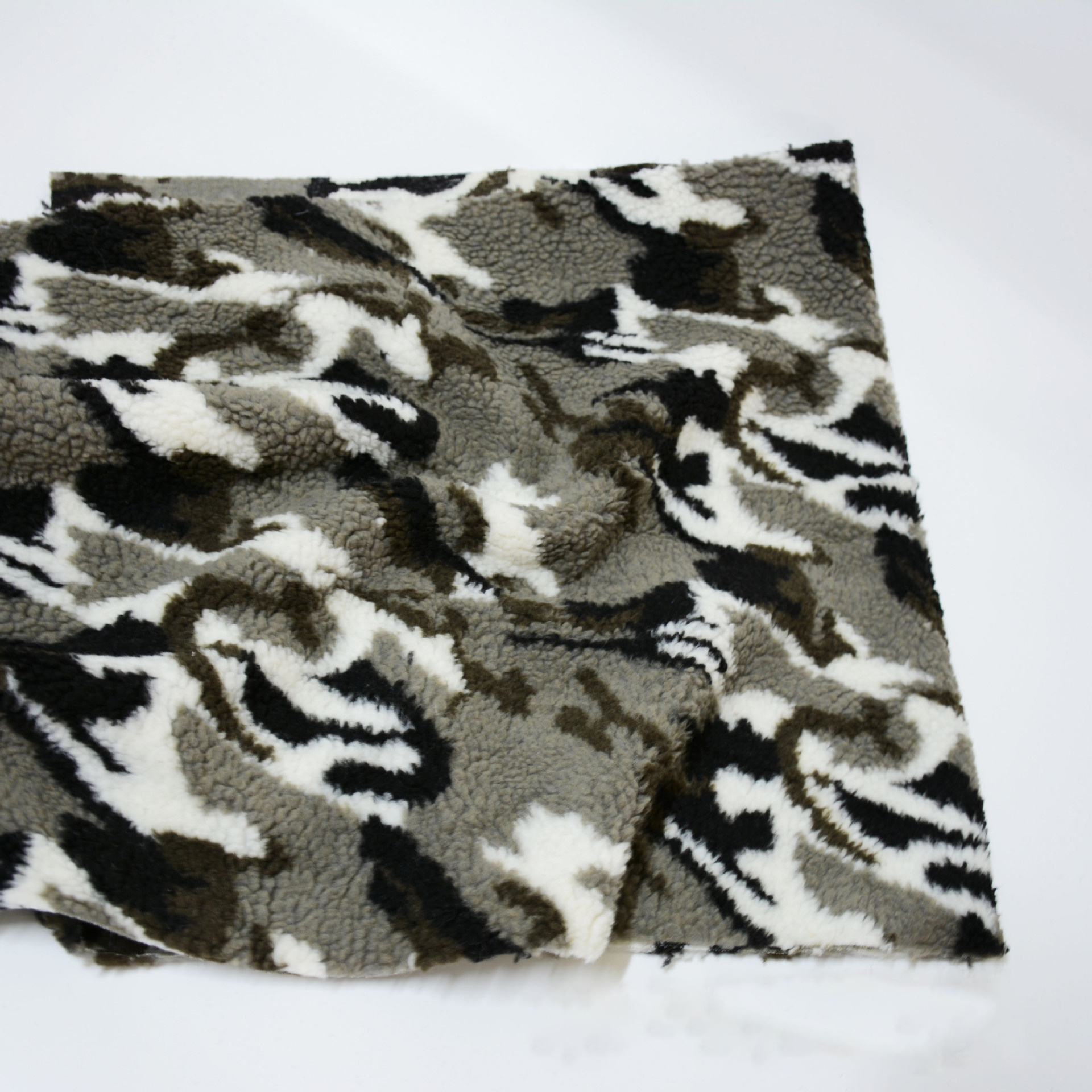 Custom Hot Selling Winter Designer Grey 100%polyester Polar Jacquard Camouflage Fleece Sherpa Fabrics