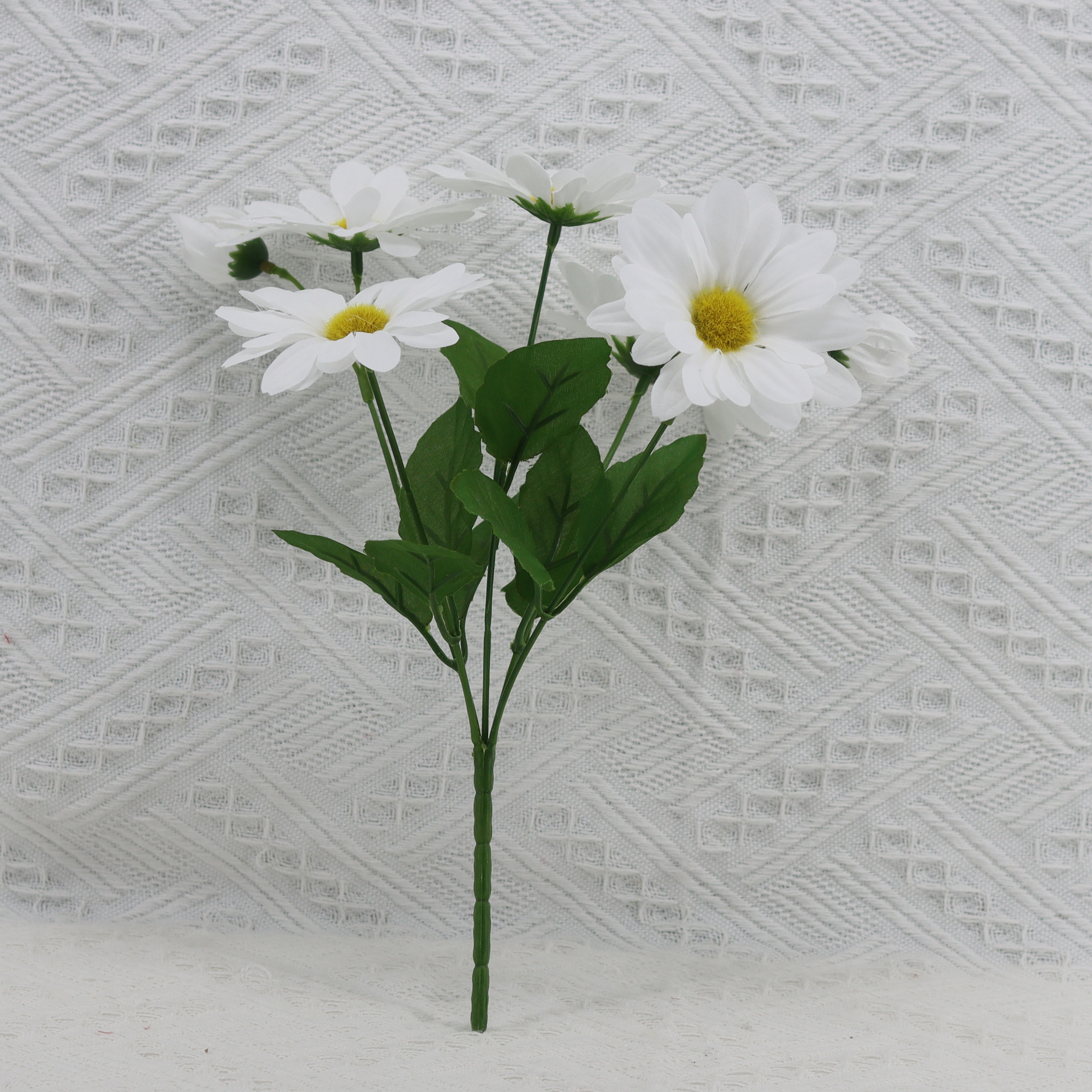 China factory direct sale new cheap artificial chrysanthemum, simulation white beige daisy