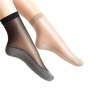 Summer crystal glass silk stockings mother's socks anti slip soles middle-aged summer nylon thin wear-resistant short socks