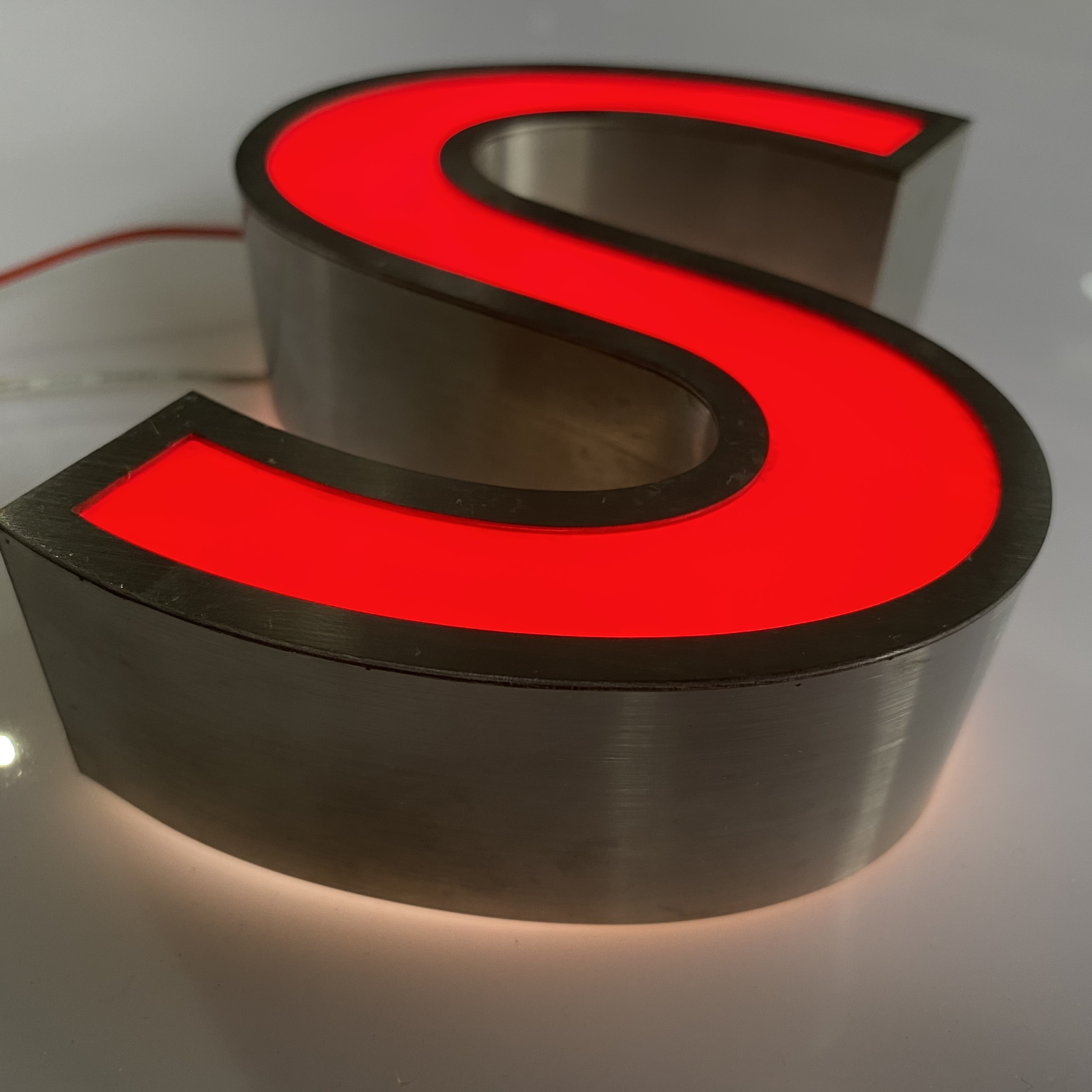 Wholesale Illuminated outdoor waterproof acrylic stainless steel led letter 3d light box signs logo front lit letter sign